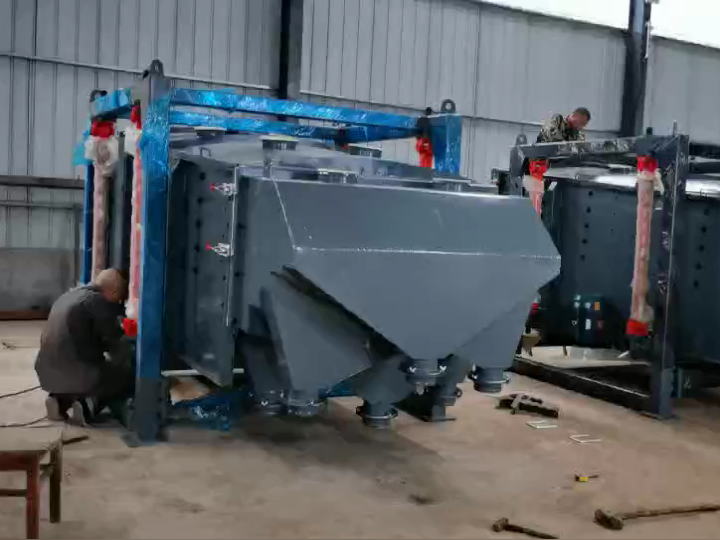 方形搖擺篩生產(chǎn)車間